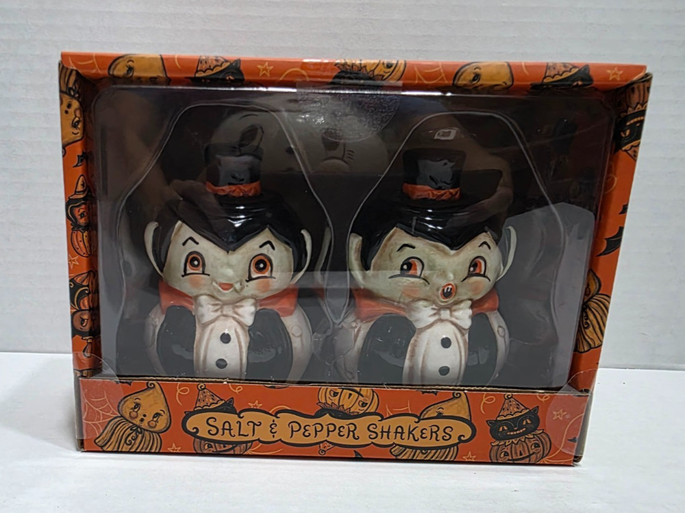 Johanna Parker Vampire Dracula Salt & Pepper Shaker set 2026 New in Box